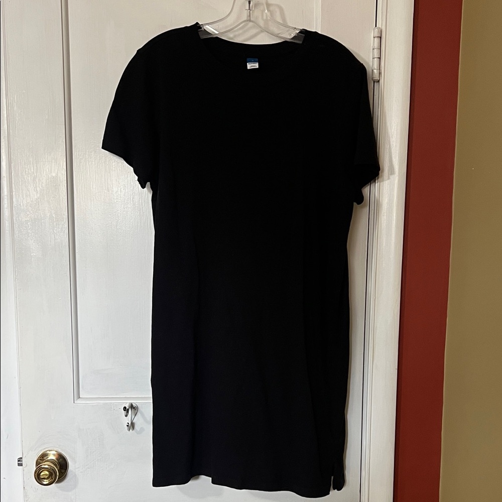 Old Navy Classic Black Tee
